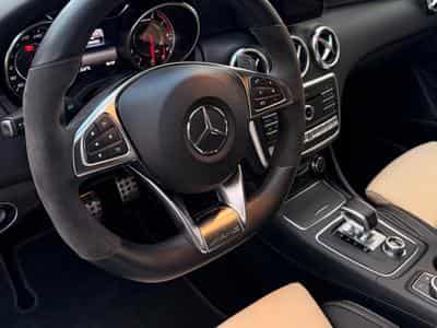 Mercedes A 45 AMG (2017) - Photo 6
