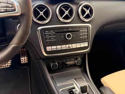 Mercedes A 45 AMG (2017) - Photo 8