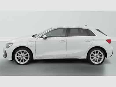 Audi A3 S line (2025) - Photo 4