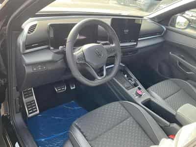 VW T-Roc 1.5 eTSI 110 kW R-Line (2026) - Photo 1