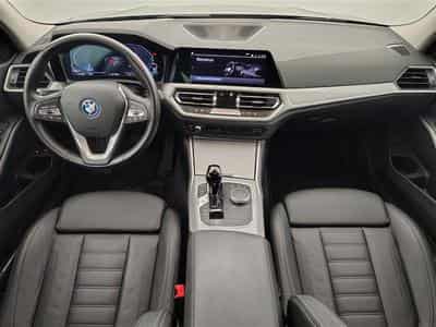 BMW 330 330e PHEV NAVI / CUIR SPORT / FULL LED/JA17 (2022) - Photo 8