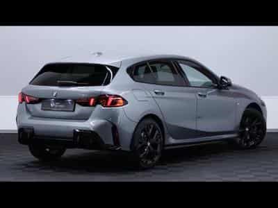 BMW 118 d hatch M SPORT Steptronic (2024) - Foto 5