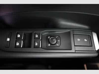 VW T-Roc 1.5 eTSI 110 kW R-Line (2026) - Photo 7