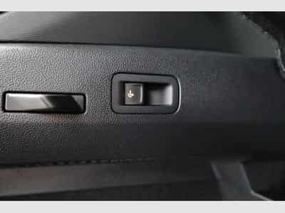 VW T-Roc 1.5 eTSI 110 kW R-Line (2026) - Photo 13