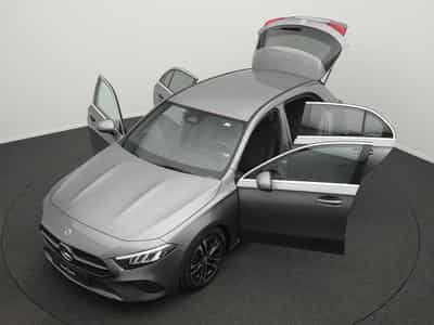 Mercedes A 180 Progressive LED+Kamera+MBUX+SHZ (2025) - Foto 14