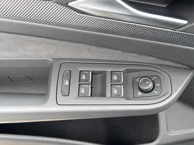 VW Golf R-Line Limited (2026) - Foto 12