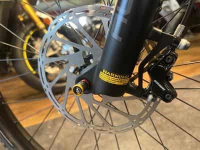 Fantic XTF 1.5 SPORT M ALU BROSE 90 Nm, taille S 630 Wh, 12 V, 29''-29 (2026) - Photo 9