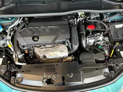Peugeot 308 SW Hybrid GT (2025) - Photo 14