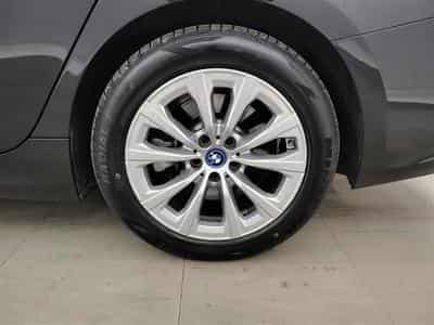 BMW 330 330e PHEV NAVI / CUIR SPORT / FULL LED/JA17 (2022) - Foto 6