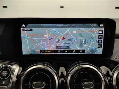 Mercedes GLB 180 180d Business Solution S-CUIR/NAVI/TO PANO/FULL LED/JA17 (2023) - Photo 11