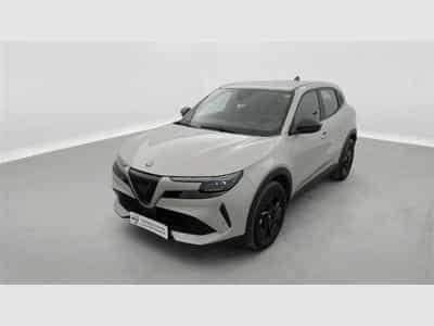 Alfa-Romeo Junior 1.2 Turbo Ibrida Pack Tech*NAVI/CAM/MATRIX LED/PDC/JA17* (2025) - Photo 1