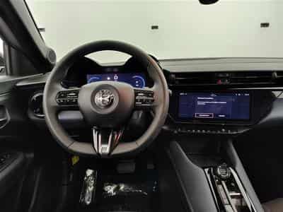 Alfa-Romeo Junior 1.2 Turbo Ibrida Pack Tech*NAVI/CAM/MATRIX LED/PDC/JA17* (2025) - Photo 9