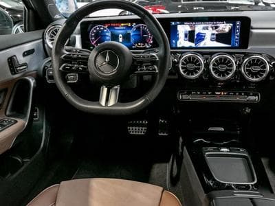 Mercedes A 250 E AMG (2023) - Foto 1