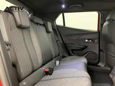 Peugeot 2008 Hybrid 145 e-DCS6 Allure (2026) - Foto 10