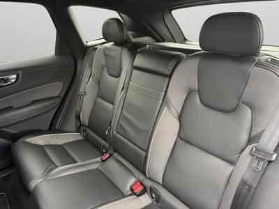 Volvo XC60 T4 R Design / Essence (2020) - Photo 13