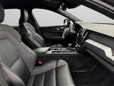 Volvo XC60 T4 R Design / Essence (2020) - Photo 15