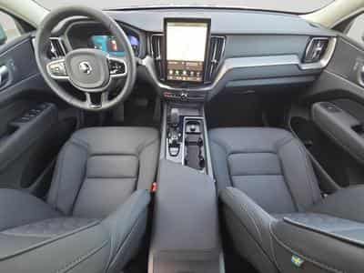 Volvo XC60 Facelift B5 Core / Essence (2025) - Photo 3