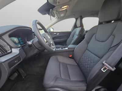 Volvo XC60 Facelift B5 Core / Essence (2025) - Photo 10