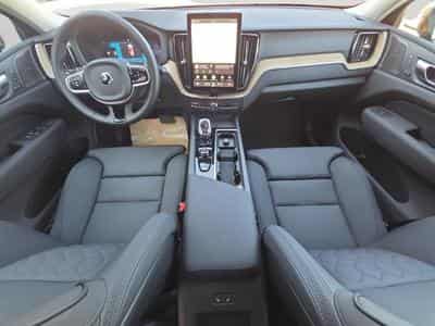 Volvo XC60 T6 Plus Dark / Hybride FACELIFT KIT HIVER INCLUS (2025) - Photo 3