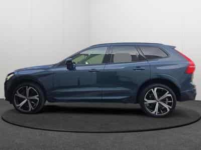 Volvo XC60 B5 AWD Ultra Dark / Essence (2025) - Photo 2