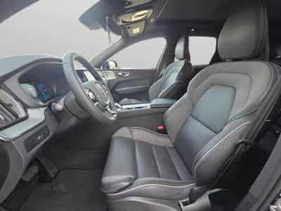 Volvo XC60 B5 AWD Ultra Dark / Essence (2025) - Photo 9