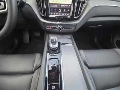 Volvo XC60 B5 AWD Ultra Dark / Essence (2025) - Photo 11
