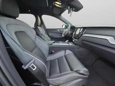 Volvo XC60 B5 AWD Ultra Dark / Essence (2025) - Photo 15