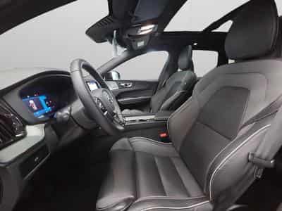 Volvo XC60 B5 AWD Ultra Dark / Essence (2025) - Photo 10