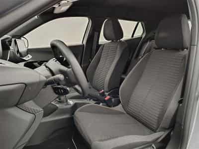 Peugeot 2008 1.2 PureTech 100cv Active CARPLAY / CAMERA (2023) - Photo 6