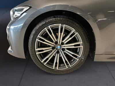 BMW 318 318i Touring M Sport (2020) - Photo 9