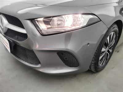 Mercedes A 180 A 180 Business solution NAVI/JA16/PDC AV AR (2022) - Foto 15