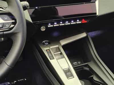 Peugeot 308 1.6 Hybrid Allure S&S GPS/CAMERA/PDC/ACC/JA 17" (2023) - Foto 12