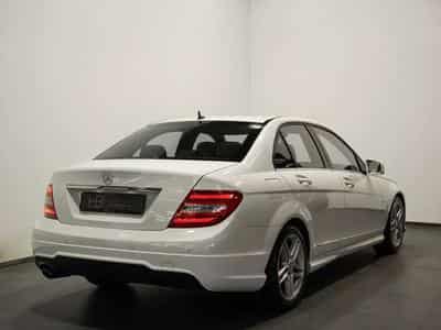 Mercedes C 200 CGI BlueEfficiency AMG Line *Bi-Xenon *SHZ (2011) - Photo 6