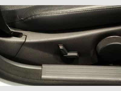 Mercedes C 200 CGI BlueEfficiency AMG Line *Bi-Xenon *SHZ (2011) - Photo 12