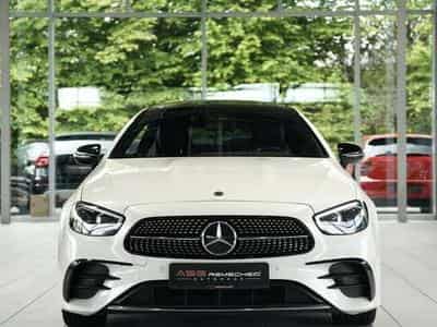 Mercedes E 300 Coupé AMG Line *20 *Pano*Night*KeyGo (2020) - Photo 4