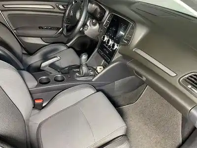 Renault Megane IV 1.3 TCE 140 INTENS CARPLAY (2023) - Foto 9