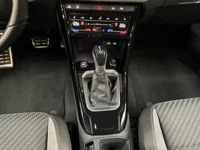 VW T-Roc R-Line+DSG+LM19+IQ-Light+Black-Style+Stand-H.+Keyless (2022) - Photo 12