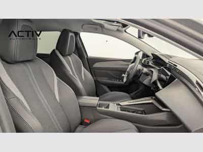 Peugeot 408 Hybrid 145 e-DCS6 Allure (2025) - Photo 9