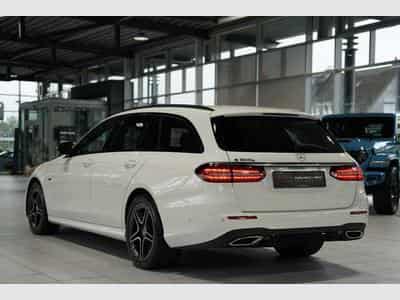 Mercedes E 300 e T AMG Line *Pano *BURM *Night (2021) - Photo 9