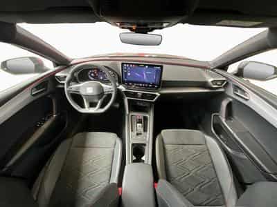 Seat Leon ST+FR+DSG+Matrix-LED+Pano+P.Vision+AHK (2025) - Photo 2