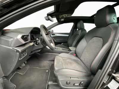 Seat Leon ST+FR+DSG+Matrix-LED+Pano+P.Vision+AHK (2025) - Photo 9
