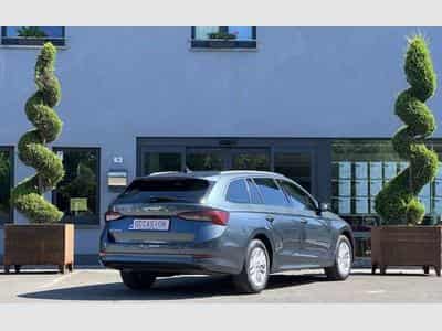 Skoda Octavia 2.0 TDi AMBITION DSG 7 (2021) - Photo 2