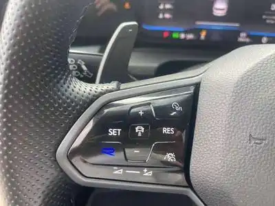 VW Golf (2023) - Foto 10