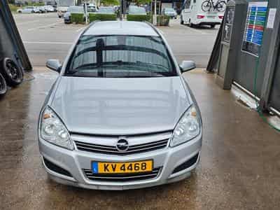 Opel Astra (2009) - Photo 1