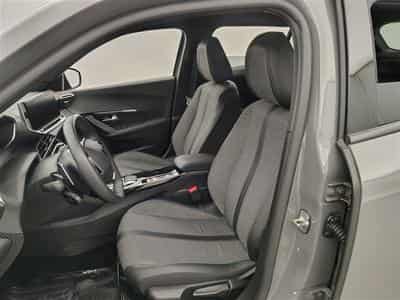 Peugeot 2008 1.2 PureTech 130Cv EAT8 Allure NAVI / CARPLAY / S-CUIR (2024) - Foto 7