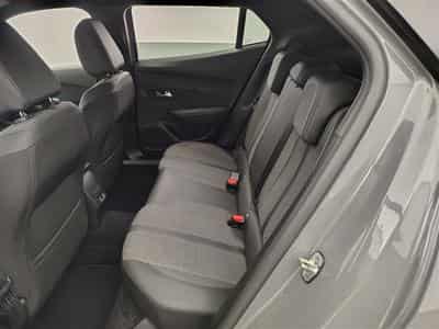 Peugeot 2008 1.2 PureTech 130Cv EAT8 Allure NAVI / CARPLAY / S-CUIR (2024) - Foto 13