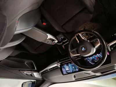 BMW X1 xDrive23d DAB LED (2022) - Photo 13