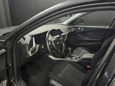 BMW 118 Business (2021) - Photo 9