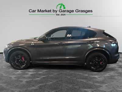 Alfa-Romeo Stelvio V6 2.9 Bi-Turbo AT8-Q4 (2023) - Photo 2