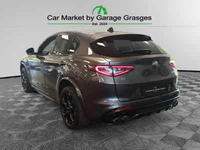 Alfa-Romeo Stelvio V6 2.9 Bi-Turbo AT8-Q4 (2023) - Photo 3